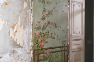 В Петербурге в коммунальной квартире XIX века нашли росписи в китайском стиле