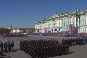 Парад, «Бессмертный полк» и салют: как в Петербурге празднуют День Победы. Трансляция