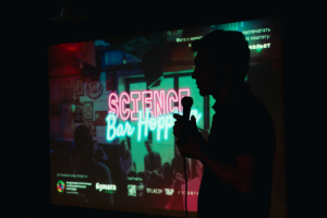 Ищете, с кем поговорить о науке? Воспользуйтесь чат-ботом, в котором знакомятся гости онлайн-фестиваля «Science Bar Hopping: МИЭТ»