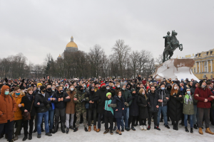 Как вы относитесь к протестным митингам в Петербурге? Пройдите опрос «Бумаги»
