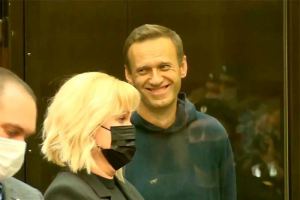 Amnesty International передала в Кремль петицию с требованием освободить Навального. Ее подписали 200 тысяч человек