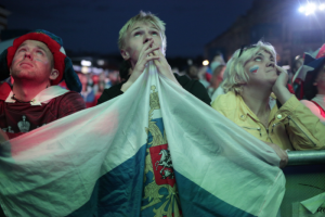 Где смотреть решающий матч сборных России и Дании? От телеэфира до текстовых трансляций и фан-зон