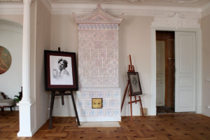 Петербурженка отреставрировала комнаты в Пряничном доме — ей так понравился результат, что она создала арт-пространство. Что нашли внутри и как теперь выглядят помещения