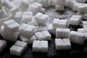 Губернатор Беглов утверждает, что сахара в Петербурге достаточно. Но повышенный спрос сохраняется