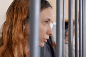 Сашу Скочиленко, арестованную по делу о «фейках» про ВС РФ, перевели в новую камеру и обеспечили безглютеновым питанием