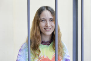 Адвокат: Сашу Скочиленко запирали в камере-«стакане», у нее продолжают болеть живот и сердце