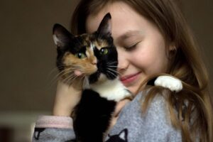 «Массаж, объятия, погладить кота — это важно». Как читатели «Бумаги» заботятся о своем ментальном здоровье