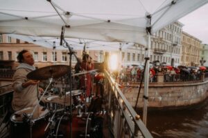 На фестивале «Ленинградские мосты» выступят Тося Чайкина, Меджикул, Zoloto и «Братья Грим»