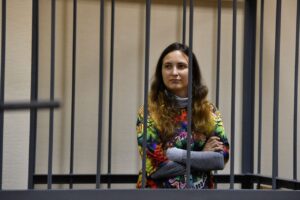 Как заканчивается суд над Сашей Скочиленко. Трансляция «Бумаги»
