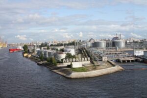 Власти запретили перевалку селитры в Большом порту Петербурга — из-за атак БПЛА, пишет «Коммерсант»