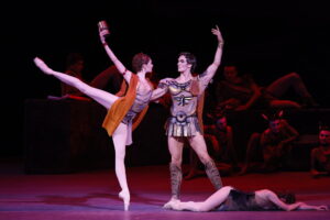 В мае в Мариинском театре пройдут гастроли балетной труппы Большого театра — впервые за 20 лет